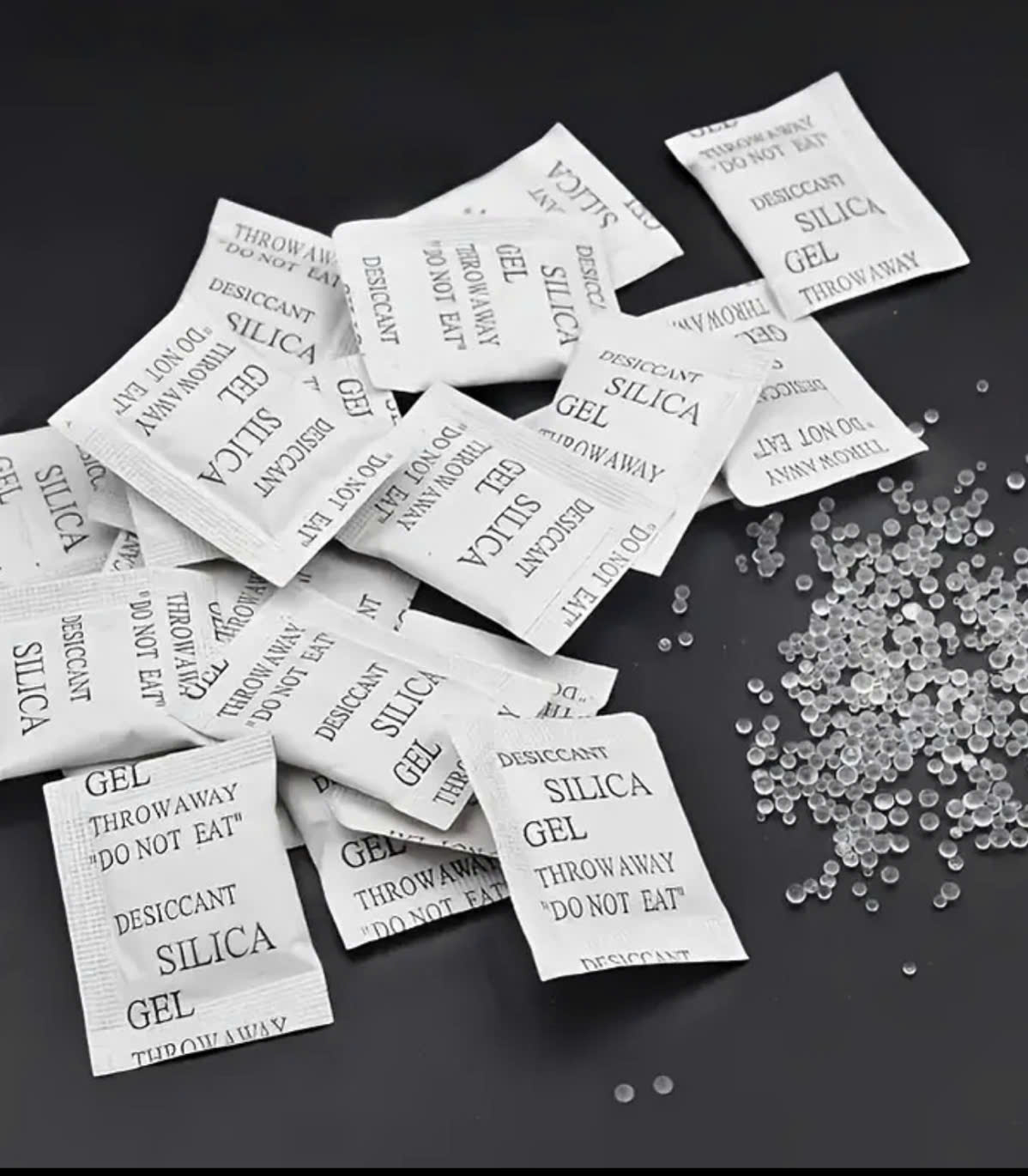 Gói hút ẩm không độc nhưng cần sử dụng đúng cách để đảm bảo an toàn