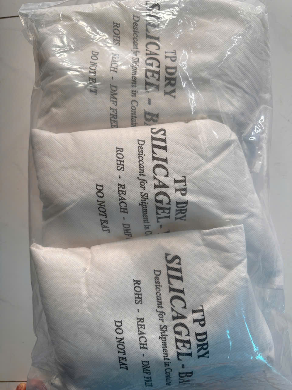 Túi hút ẩnm container treo 